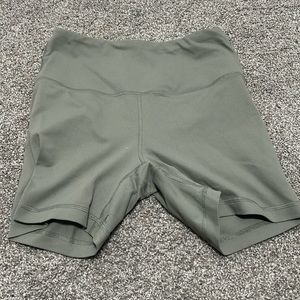 90° Spandex Shorts
